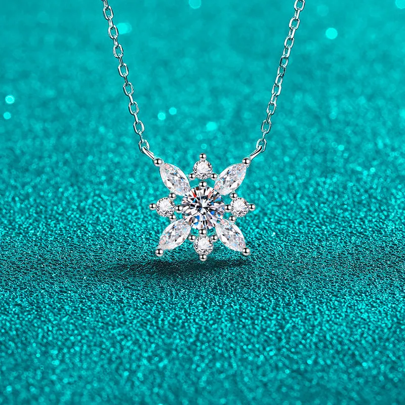 Snowflake Pendant Horse Eye Shaped Moissan Diamond Necklace