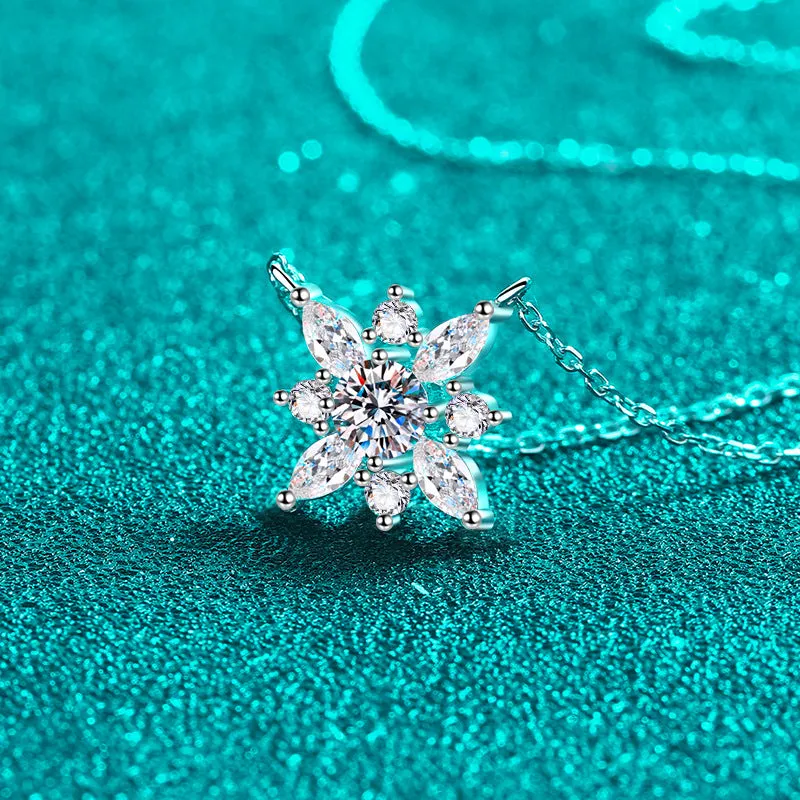 Snowflake Pendant Horse Eye Shaped Moissan Diamond Necklace