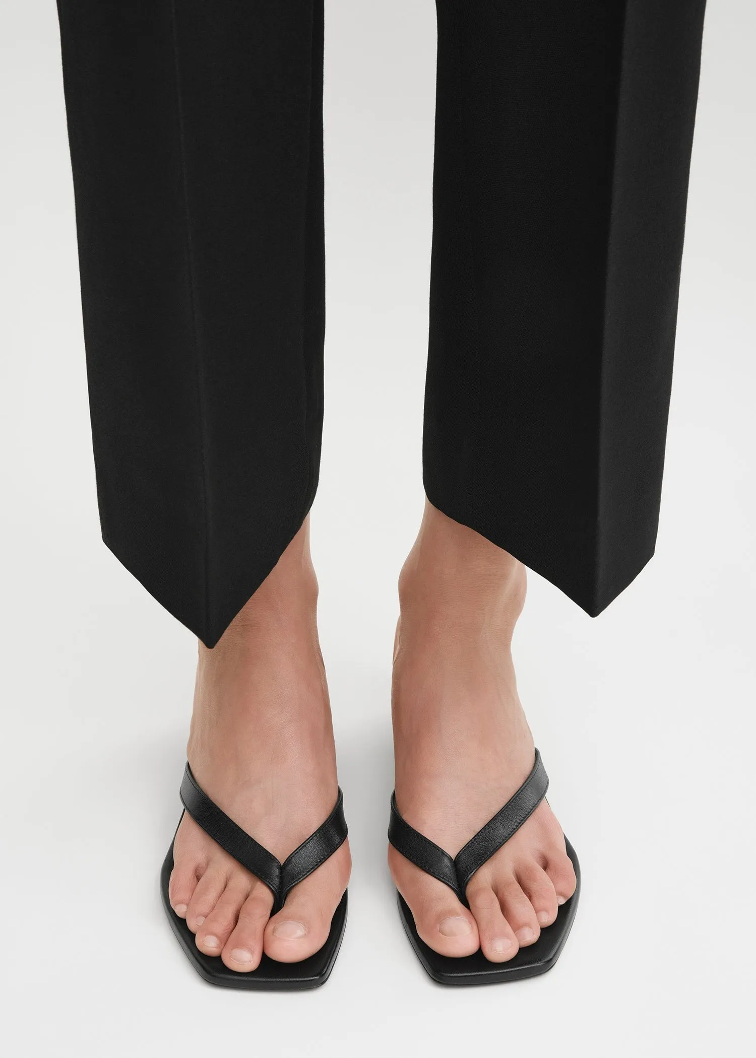 The Flip-Flop Heel black